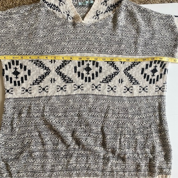 Maurices Aztec Southwest Chunky Knit Hooded Sweater L - Picture 7 of 9